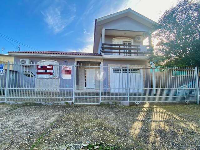 Casa Ampla com piscina em Camobi!