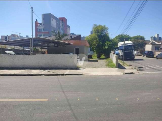 Terreno de esquina próximo ao Fórum