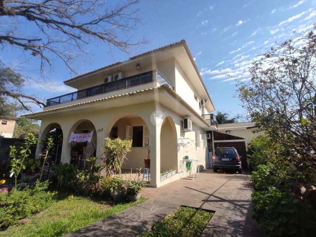 Lindíssima casa com 05 dormitórios, piscina terraço sacada, pátio amplo e vaga d