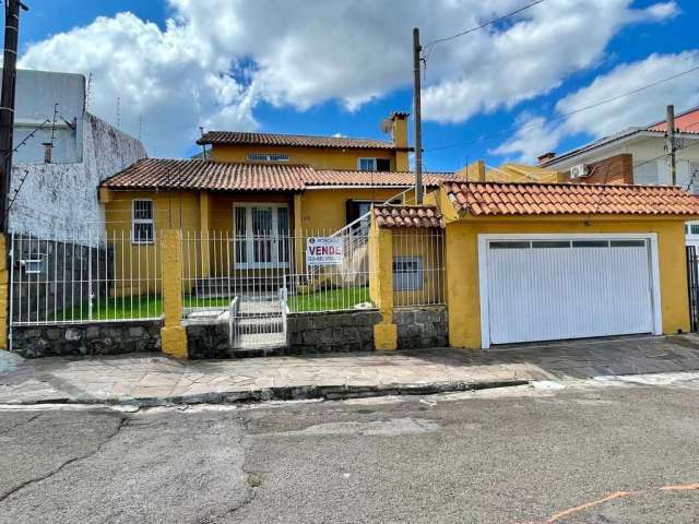 Casa com 4 dormitórios com piscina!