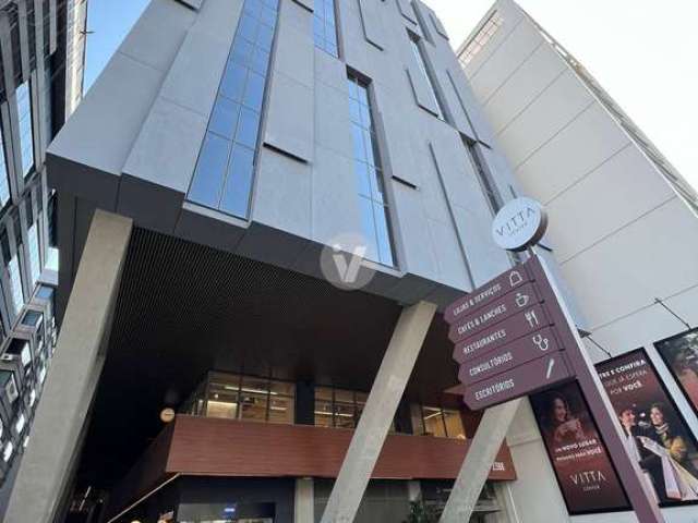 Sala comercial no Vitta Center em ótima localização.