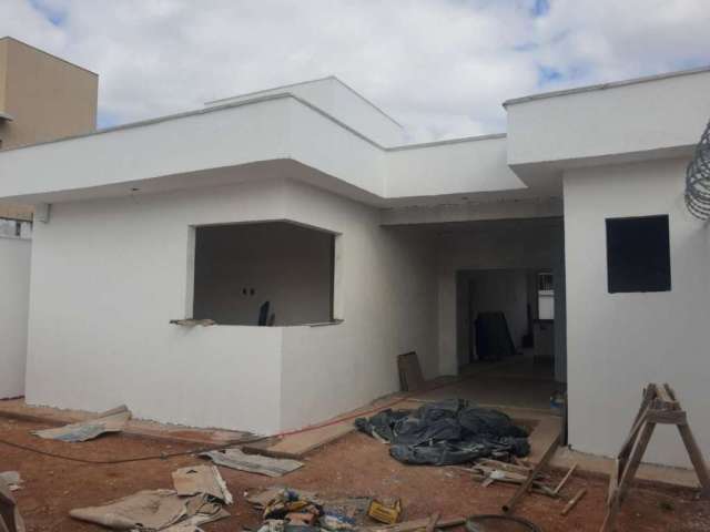 Casa com 3 dormitórios à venda, 123 m² por R$ 890.000,00 - Lundceia - Lagoa Santa/MG