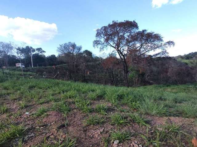 Lote em condomínio fechado com vista espetacular e muita área verde!!!