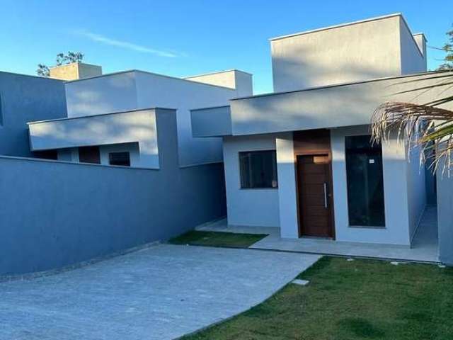 Casa nova com visual moderno e suíte por R$465.000,00