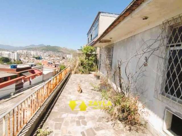 Casa com 7 quartos à venda na Rua Soldado Elías dos Santos, Irajá, Rio de Janeiro, 266 m2 por R$ 450.000