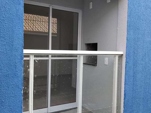 Apartamento térreo pronto para morar com Sacada e churrasqueira.