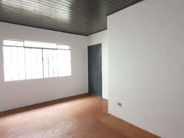 Casa Residencial com 2 quartos  para alugar, 61.80 m2 por R$1060.00  - Boqueirao - Curitiba/PR