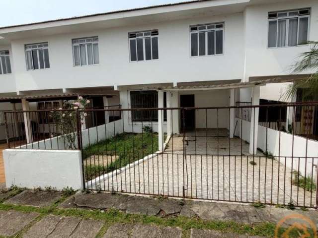 Sobrado com 4 quartos  para alugar, 105.26 m2 por R$2450.00  - Boqueirao - Curitiba/PR