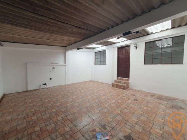 Sobrado com 3 quartos  para alugar, 70.00 m2 por R$1990.00  - Cajuru - Curitiba/PR