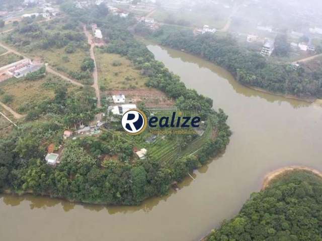 Chácara de Luxo à Venda em Guarapari-ES, Bairro Meaípe: 5 Quartos, 3 Suítes, 2 Salas, 4 Banheiros, 4 Vagas de Garagem!