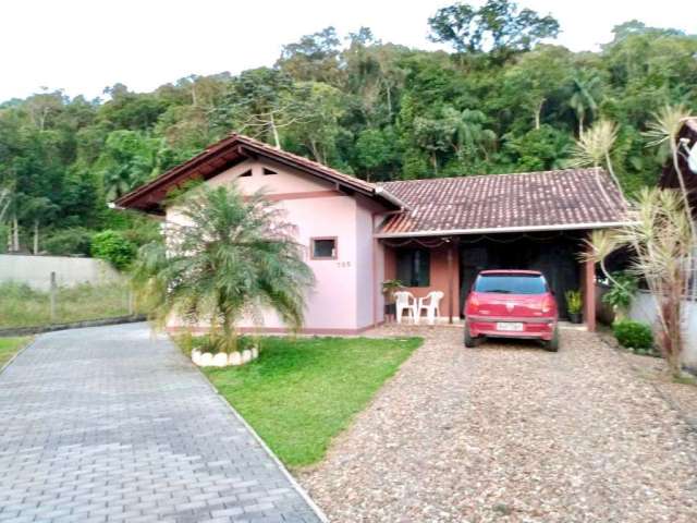 Casa com 3 dormitórios à venda no bairro Quintino em Timbó/SC