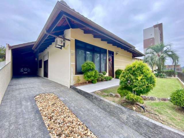 Casa com 3 dormitórios à venda no bairro Capitais em Timbó/SC