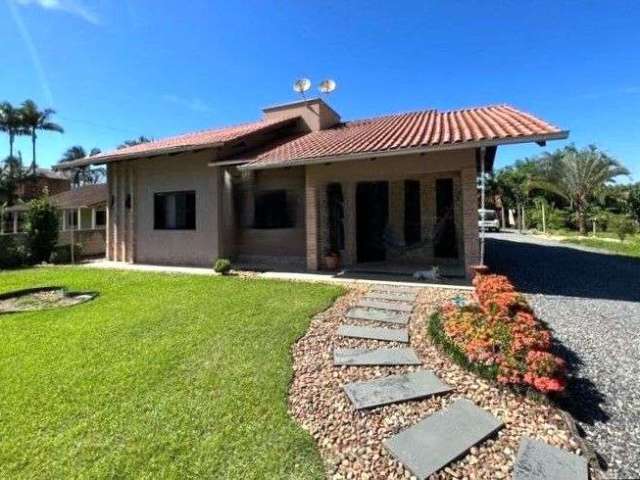 Casa com 4 dormitórios à venda no bairro Divineia em Rio dos Cedros/SC