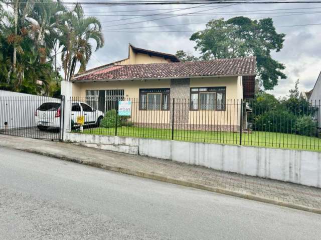 Casa com 4 dormitórios à venda no bairro Capitais em Timbó/SC