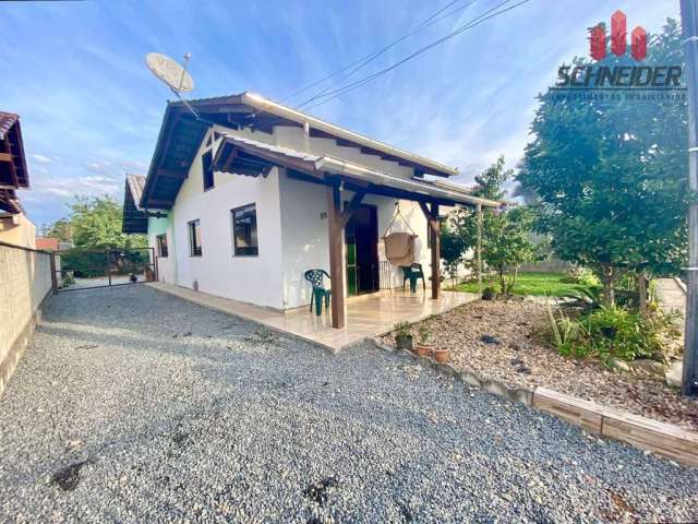 Casa com 3 dormitórios à venda no bairro Divineia em Rio dos Cedros/SC