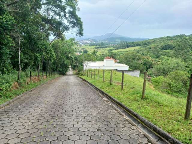 Terreno com 4080 m² em condomínio fechado em Forquilhas