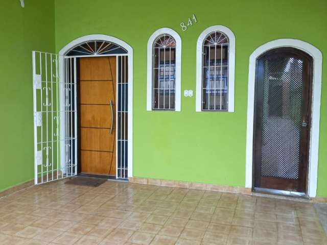 Linda Casa, com Edicula, 2 dormitório disponível para venda