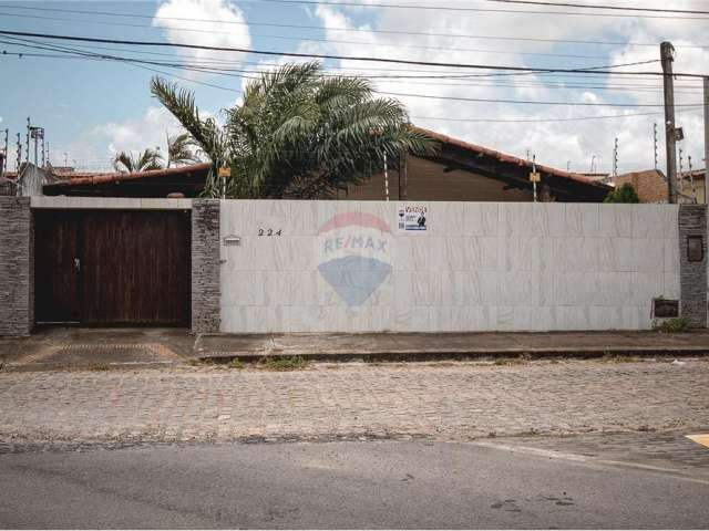 Linda Casa 3/4 Para Venda Próxima A Upa De Satélite.