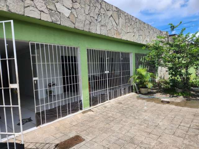 Casa 5/4 Sendo 04 Suites Para Venda Na Avenida dos Xavantes