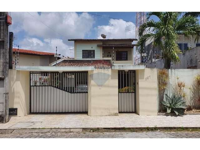 Belíssima Casa 4/4 Sendo 03 Suítes Moderna em Nova Parnamirim