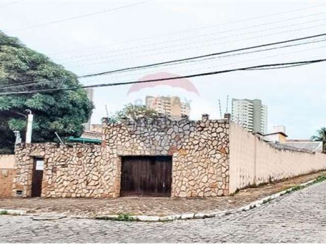 Excelente Casa, Com 3 Quartos Sendo 2 Suítes - Ponta Negra