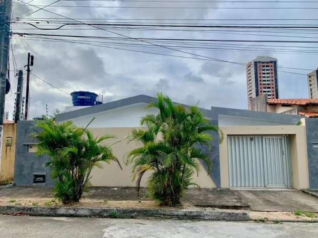 Oferta!! Casa 4/4 Próximo a Av Engenheiro Roberto Freire - Capim Macio