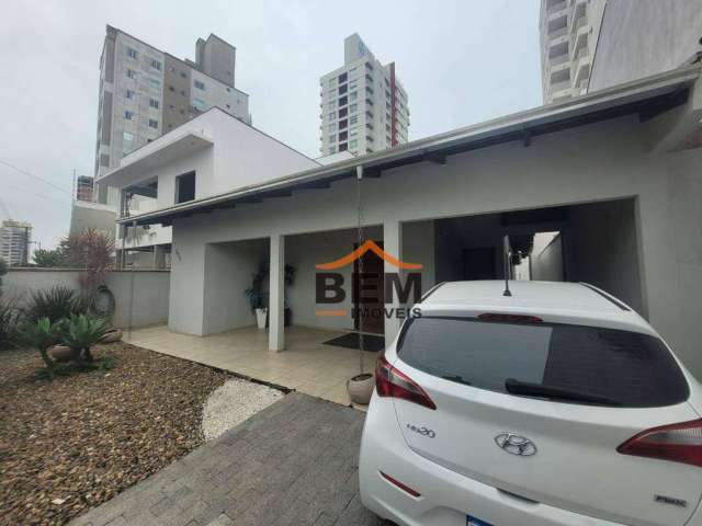 Casa com 4 dormitórios à venda, 262 m² por R$ 1.900.000,00 - Vila Operária - Itajaí/SC