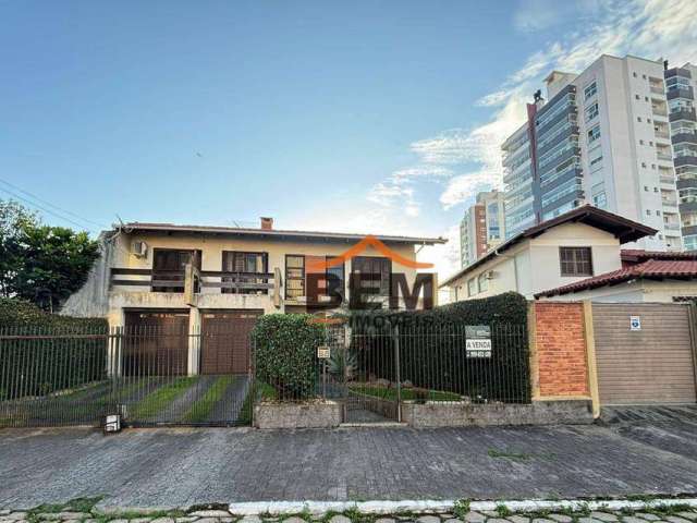 Casa com 3 dormitórios à venda, 300 m² por R$ 1.750.000,00 - Vila Operária - Itajaí/SC