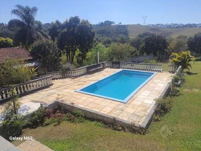 BELÍSSIMA CHÁCARA À VENDA EM JARINU SP - A/T 6.650,00 m² - A/C 471,00 m², casa sede c/ 04 dormitórios, casa de caseiro, piscina, campo de futebol, área gourmet, excelente localização. estuda permuta p