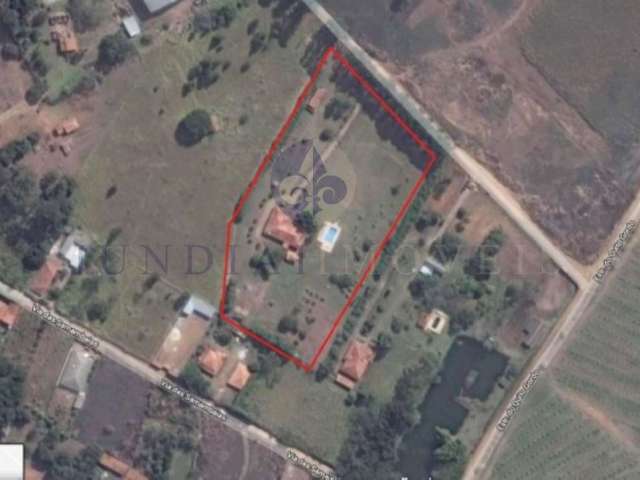 EXCELENTE ÁREA À VENDA NO BAIRRO PINHAL EM CABREÚVA - 17.509,00 m², totalmente plano com uma ótima casa de 351 m², piscina.