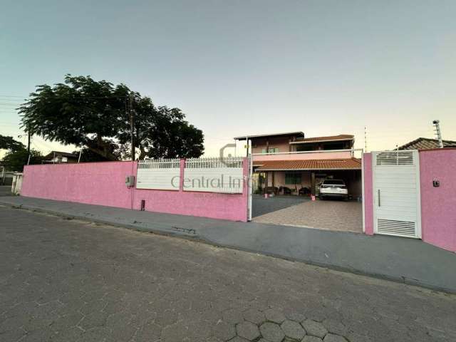 Casa com 6 quartos à venda na Rua  José Ozair Waltrick, Centro, Penha por R$ 1.800.000