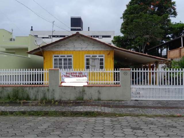 Terreno à venda na R. Conselheiro Joaquim Pinto Ferreira, Centro, Balneário Piçarras por R$ 850.000