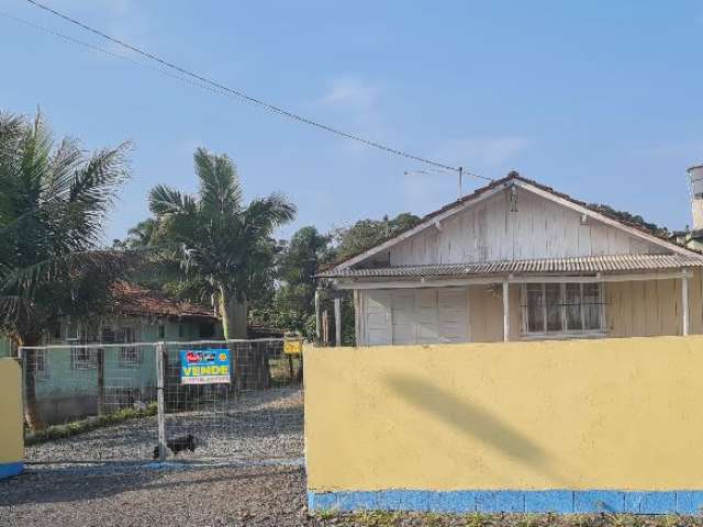 Terreno na Barra do Itapocu frente a lagoa