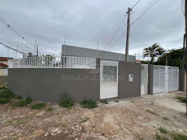 Casa padrão para alugar em Londrina, 3 dormitórios e suíte no bairro Brasília