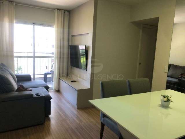 Apartamento de 2 Dormitórios completo em armários em ótima localização