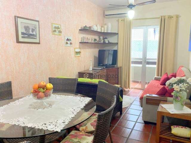 Apartamento na praia da Enseada, 02 dormitórios, 01 vaga