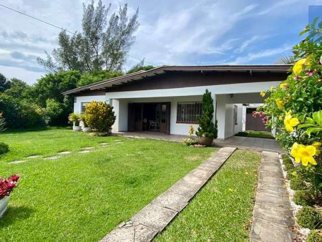 Casa em 2 terrenos em Atlântida