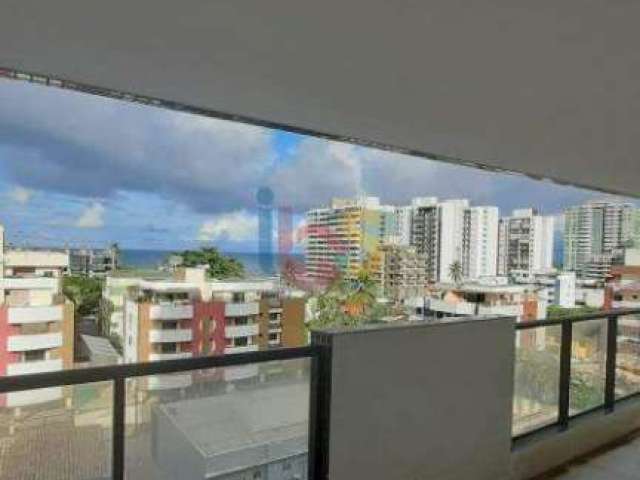 Vendo Apartamento com Três Suítes Frente Mar