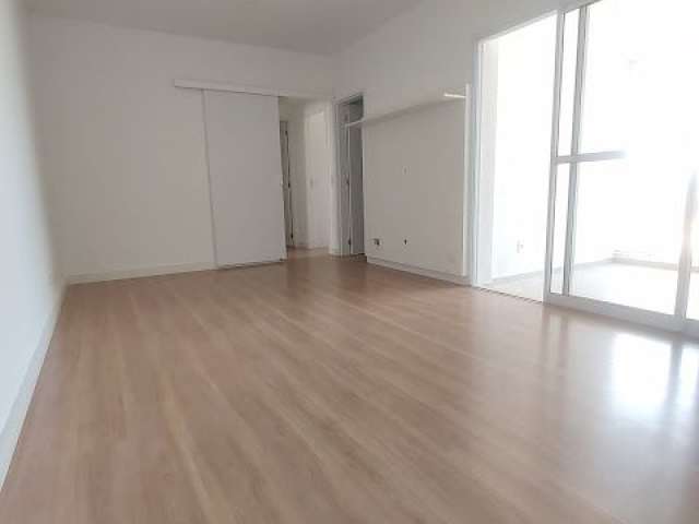 Apartamento com 03 Dormitórios