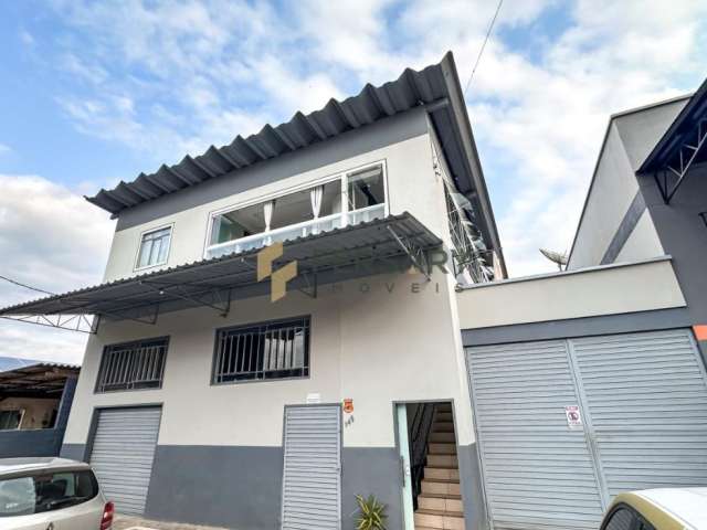 Galpão com + 2 Apartamentos e área de festa