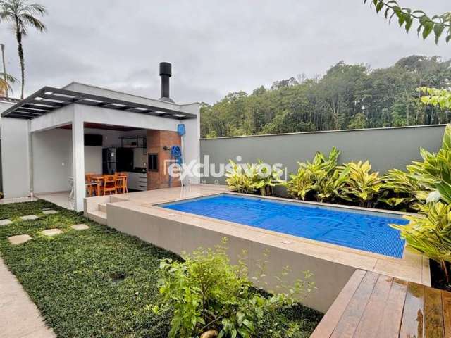 Raridade no Glória - Casa Plana , Averbada, Porteira fechada 3 Suítes e Piscina por R$ 1.650.000,00