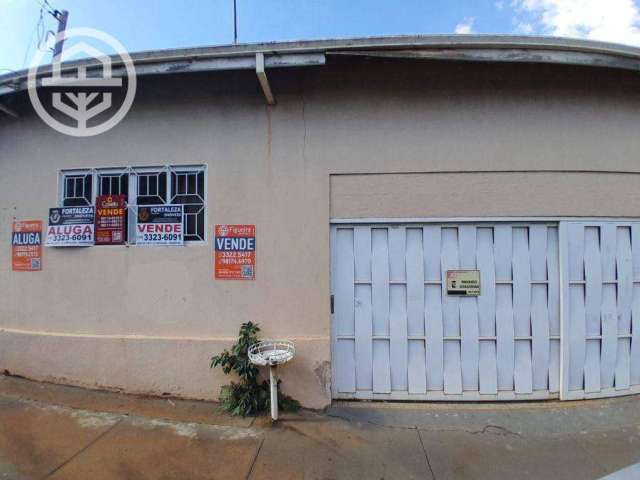 Casa com 3 dormitórios, 230 m² - venda por R$ 550.000,00 ou aluguel por R$ 3.700,00/mês - Centro - Barretos/SP