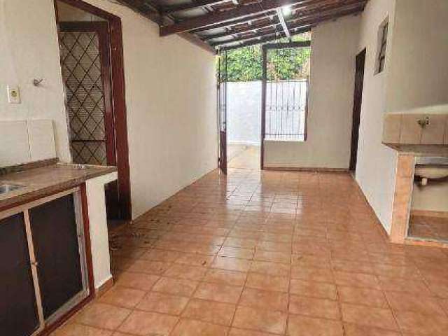 Casa com 4 dormitórios para alugar, 109 m² por R$ 1.400,00/mês - Monte Castelo - Barretos/SP