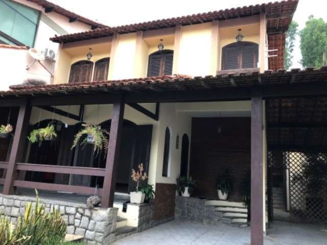 Casa com 4 quartos à venda no São Francisco, Niterói  por R$ 2.800.000