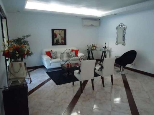 Excelente casa duplex, piscina, 2 vagas!!!