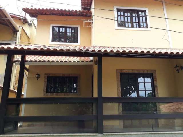 Casa com 2 quartos à venda no Santa Bárbara, Niterói , 76 m2 por R$ 240.000