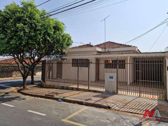 Casa térrea com 03 dormitórios para alugar no bairro Parque Industrial - São José do Rio Preto/SP