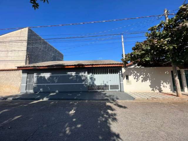 Casa de 300m² com 2 dormitórios e suíte em Jardim Maria do Carmo - Sorocaba por R$ 580.000 para venda