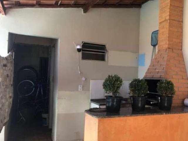 Sobrado de 200m² em Jardim Bela Vista - Salto de Pirapora: 3 dormitórios, 1 suíte, 1 banheiro - Venda por R$500k