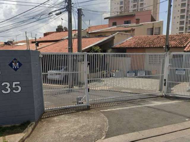 Descubra a joia escondida no coração de Parque Ouro Fino, Sorocaba! Esta encantadora casa de 107m² no Condomínio Residencial Vila Marina é o refúgio perfeito para quem busca conforto e praticidade. Co